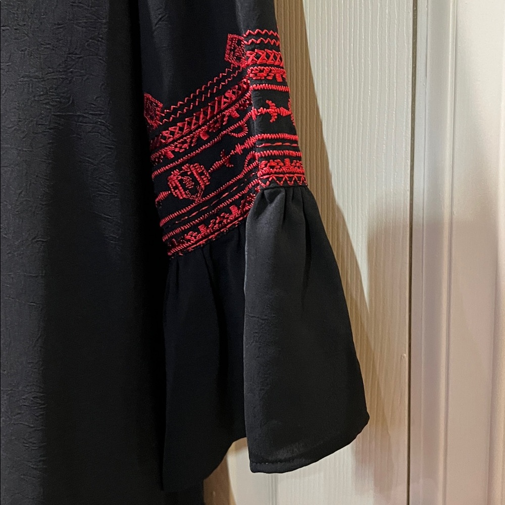 Calessa Womens Black Tunic Top with Red Embroidered Yoke Sz L Artsy Resortwear - Picture 8 of 11